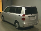 Toyota Noah, 2011 Image 1