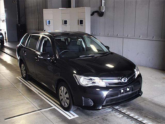 Toyota Corolla Fielder, 2014