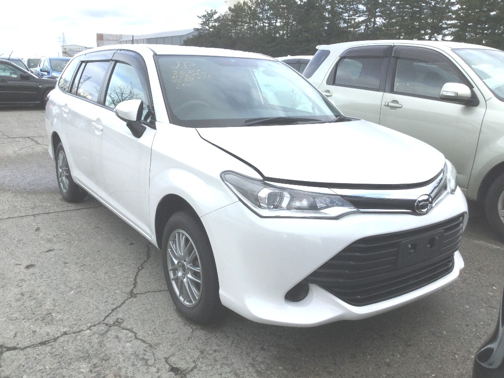 Toyota Corolla Fielder, 2015 (4WD)