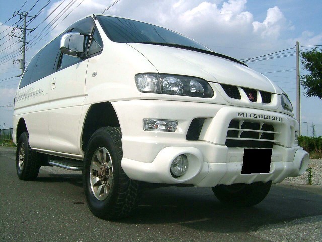 Mitsubishi Delica, 2002